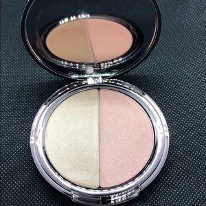 Girlactik skin glow in moonlight
